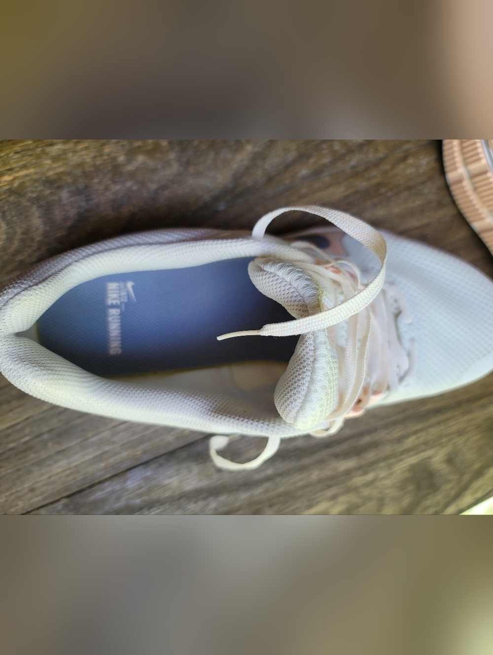 Nike Women's White & Peach Running Shoes - Picture 8 of 10